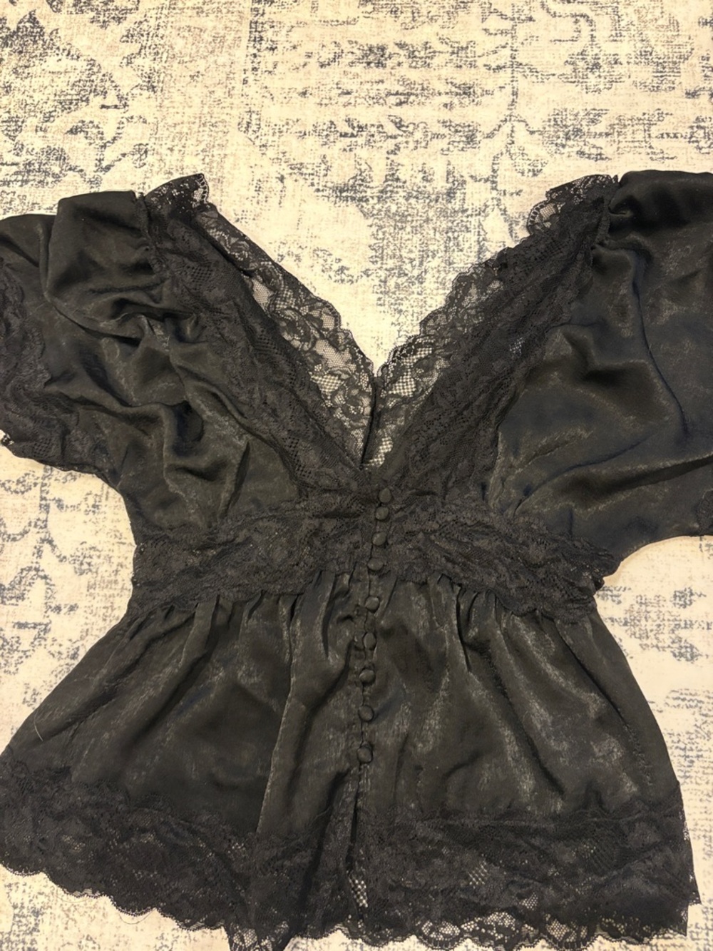 Buckle Daytrip XS Black Lace V-Neck Button Front Blouse - Picture 4 of 6